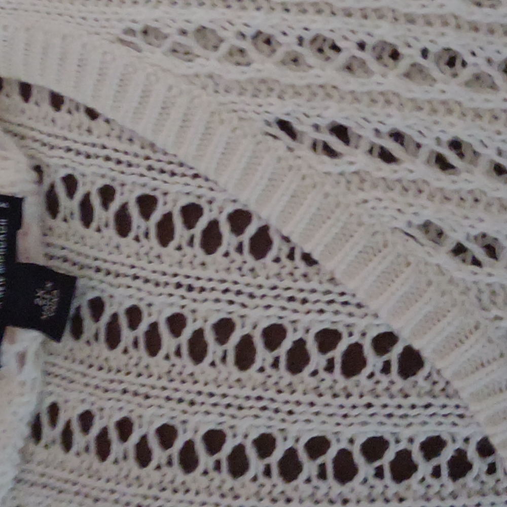 White knitted sweater - Picture 2 of 2